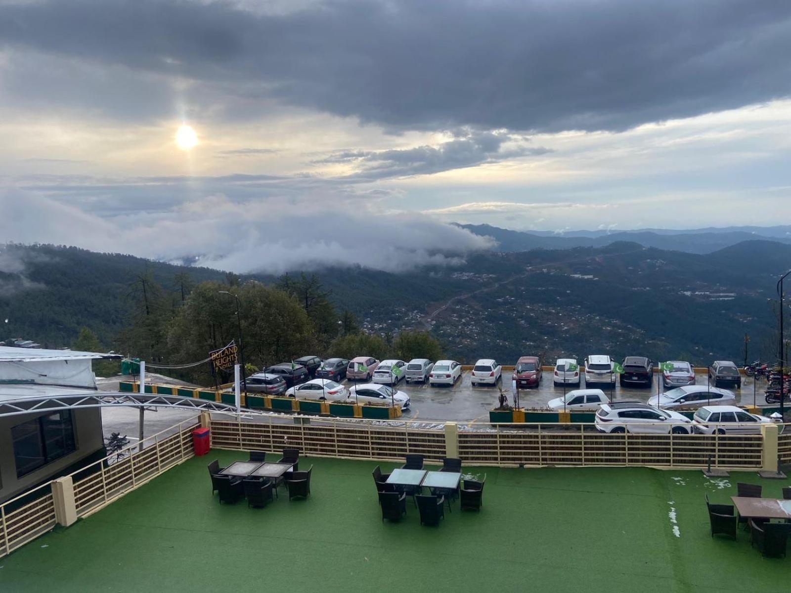 Buland Heights Hotel Murree Buitenkant foto